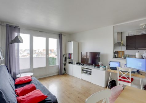 Appartement 2 pièces avec balcon sans vis-à-vis et un parking en sous-sol