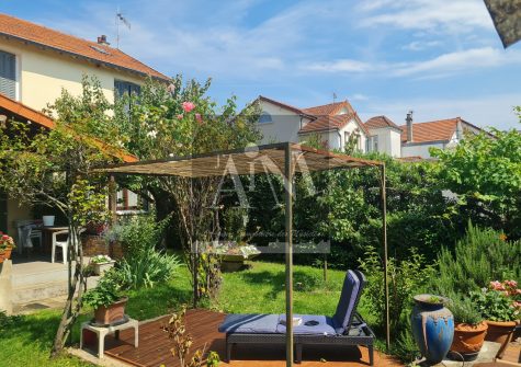 Maison familiale avec jardin