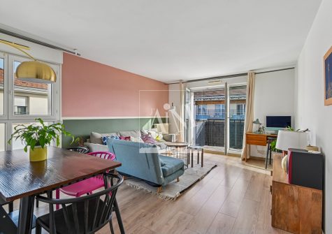 Dernier étage 2 balcons 2 parkings