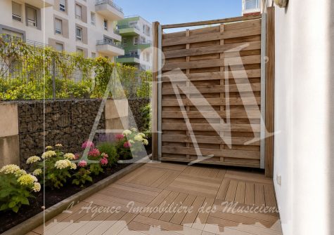 Studio en parfait état avec terrasse